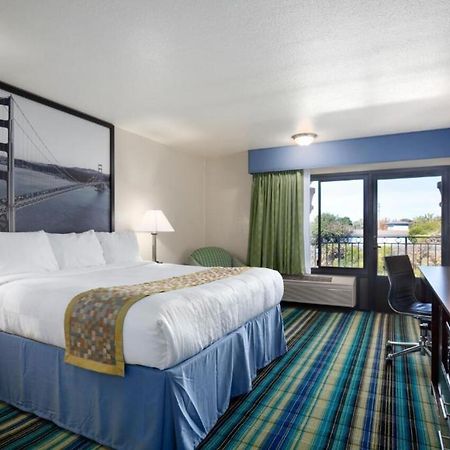 Super 8 By Wyndham Vallejo/Napa Valley Екстериор снимка