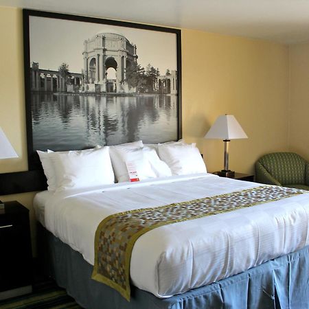 Super 8 By Wyndham Vallejo/Napa Valley Стая снимка