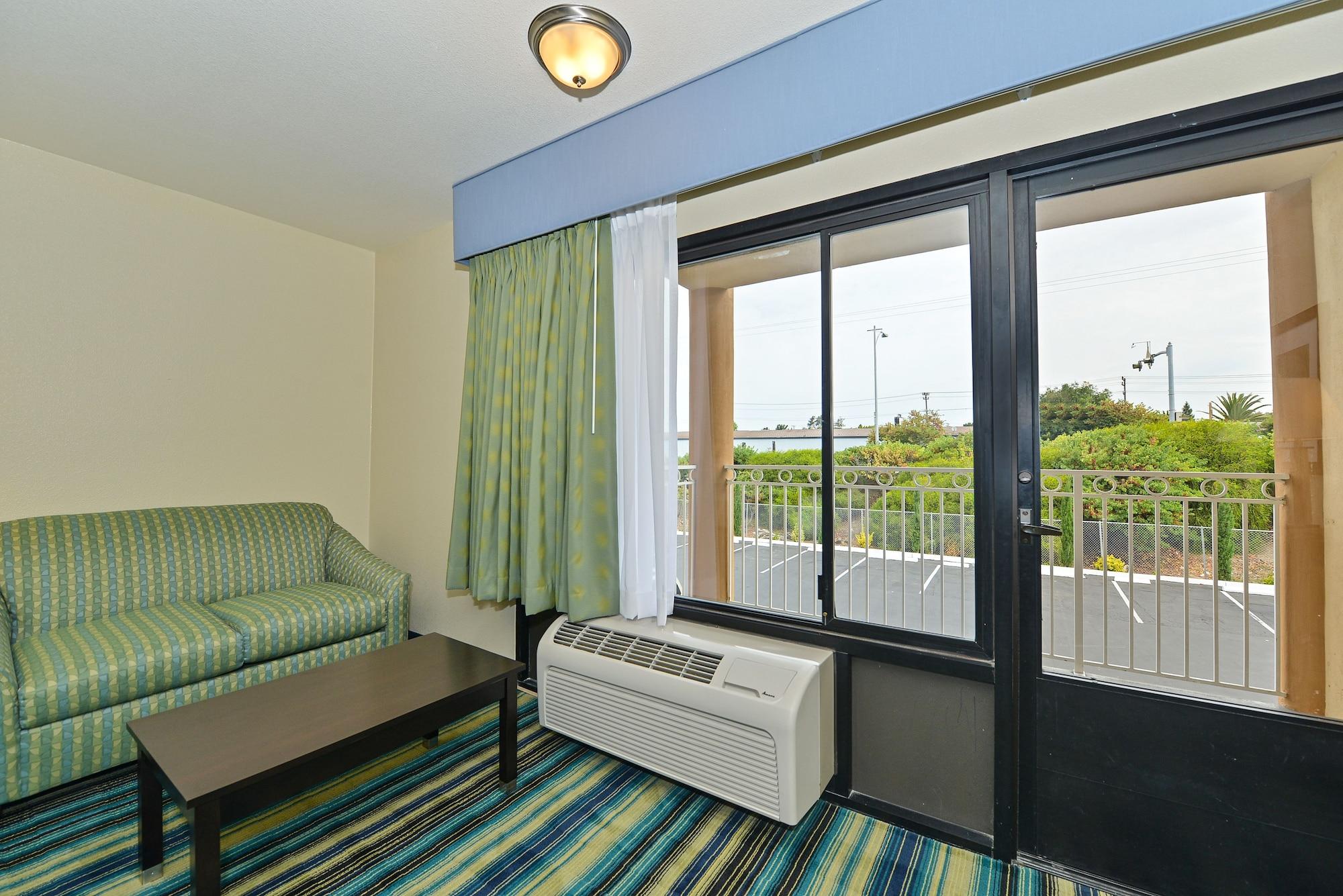 Super 8 By Wyndham Vallejo/Napa Valley Екстериор снимка